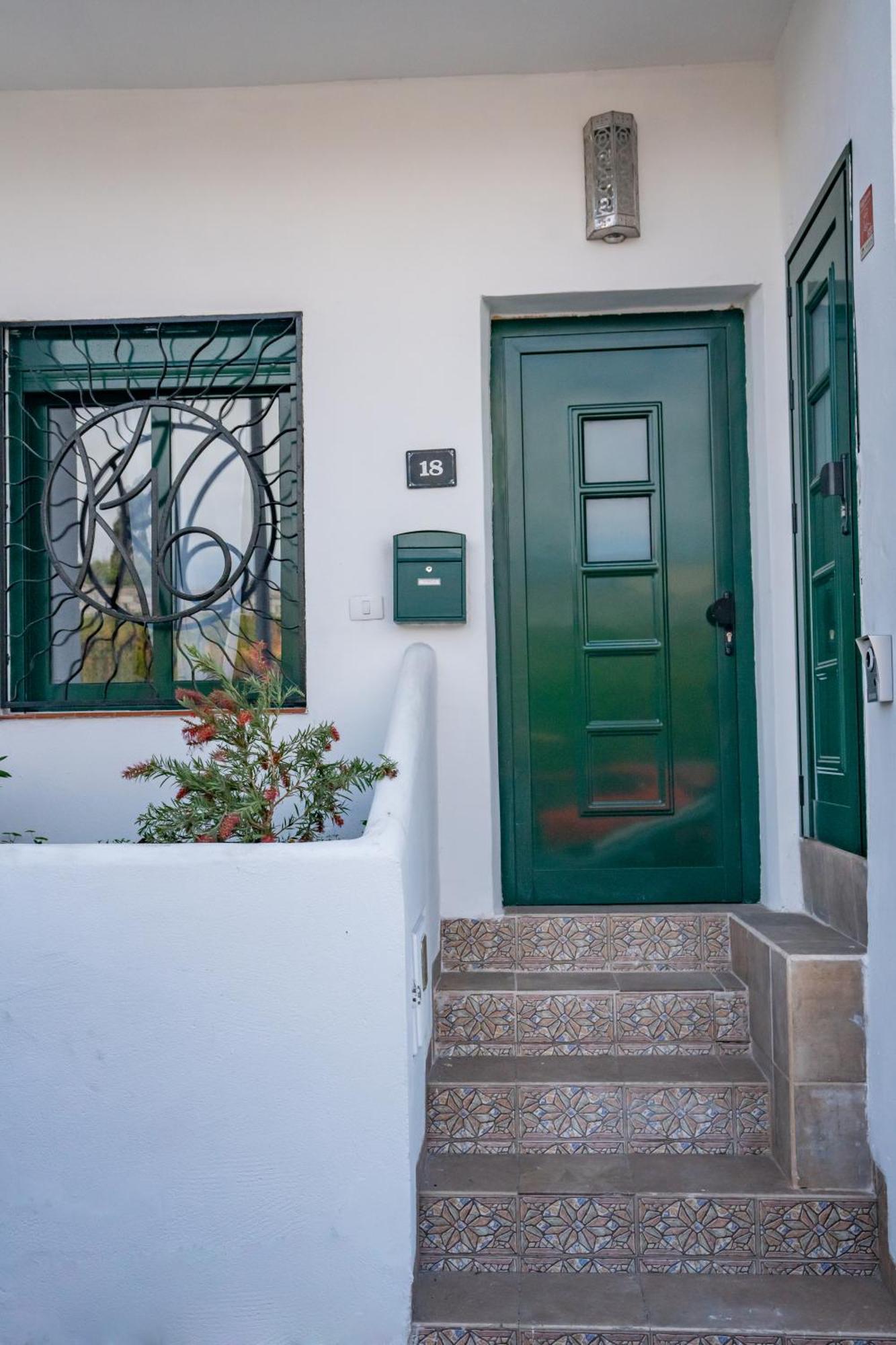 Casa Julio - Alcala Complete Coastal Retreat - Entire Apartment - 3 Min Walk From The Ocean - Shared Entrance With Host Zewnętrze zdjęcie
